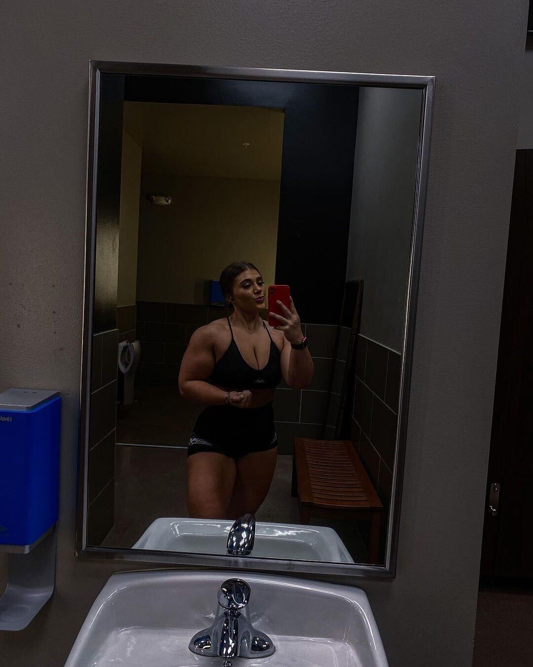 Muscle Girls Thicc, Powerful, Sexy Pawgs!