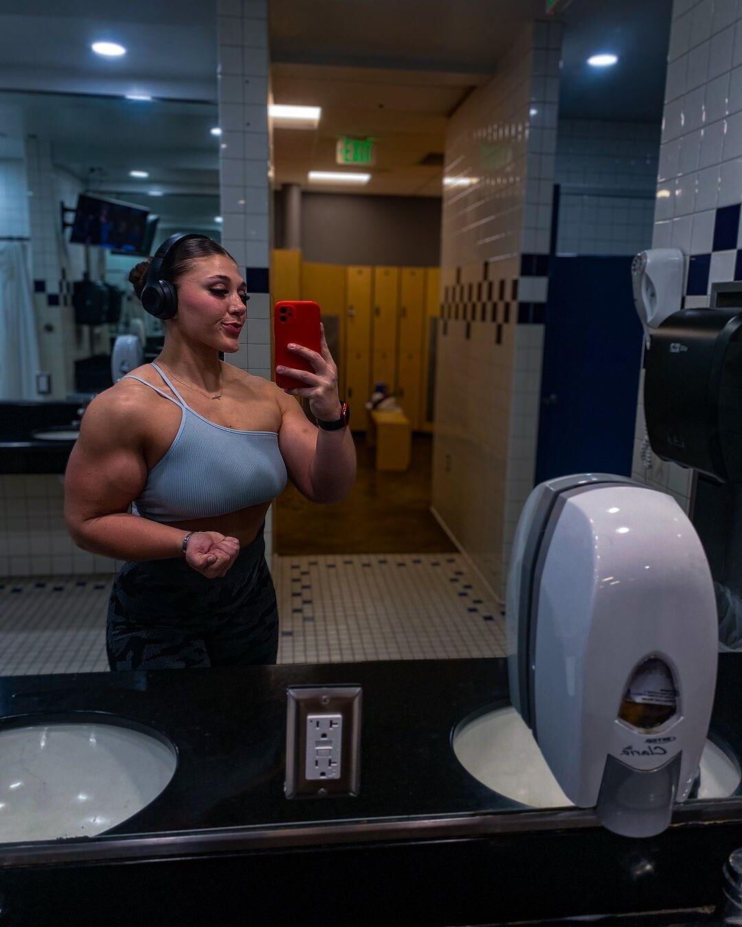 Muscle Girls Thicc, Powerful, Sexy Pawgs!