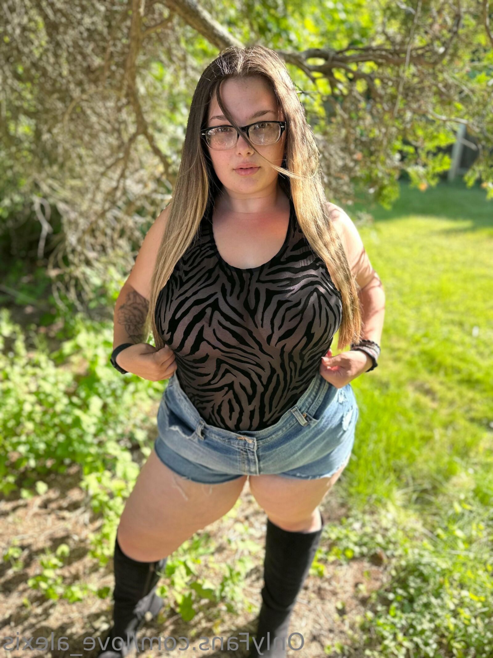 Alexis Gros Cul Seins Magnifique BBW Fille avec des Lunettes Mixte Chaud