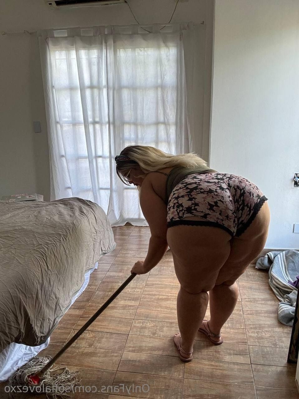 Sofia Huge Ass Big Tits Beauty BBW Blonde Girl Mixed Hot Photos