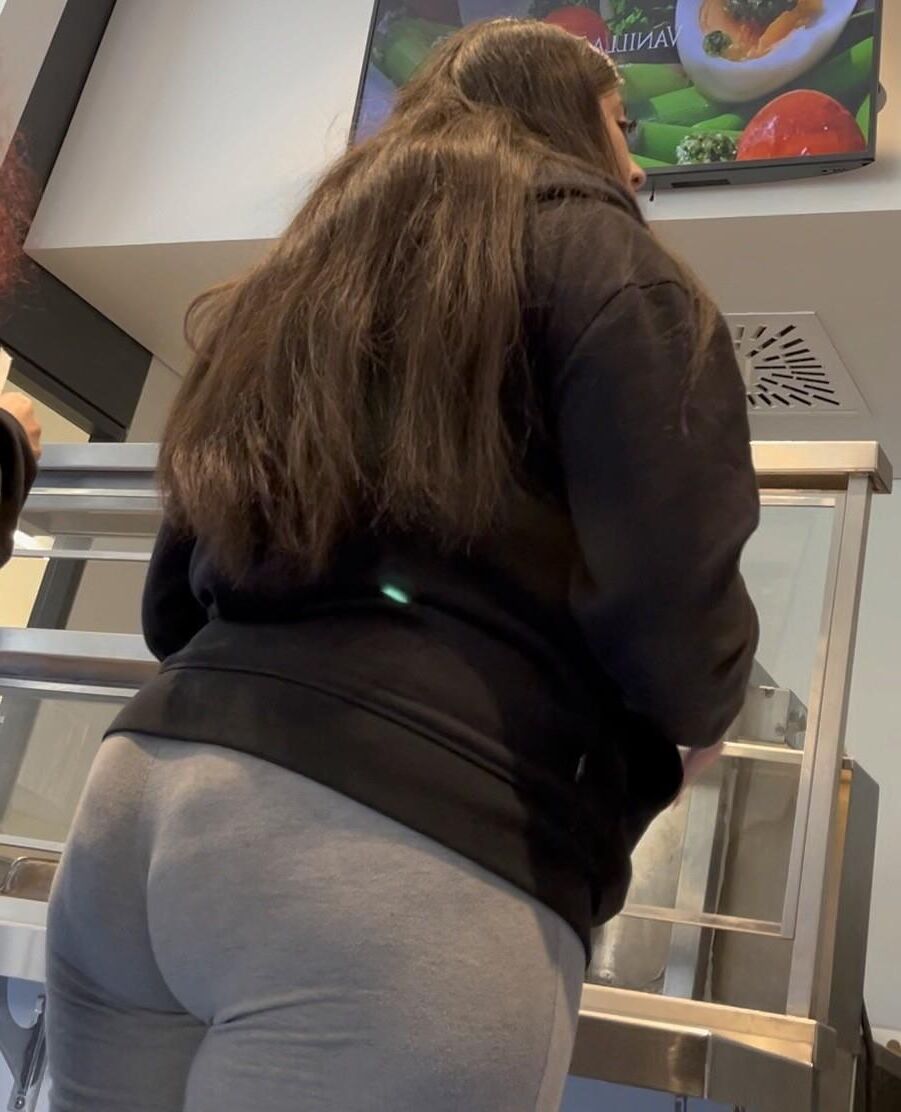 Random candid Asses that want ur cum