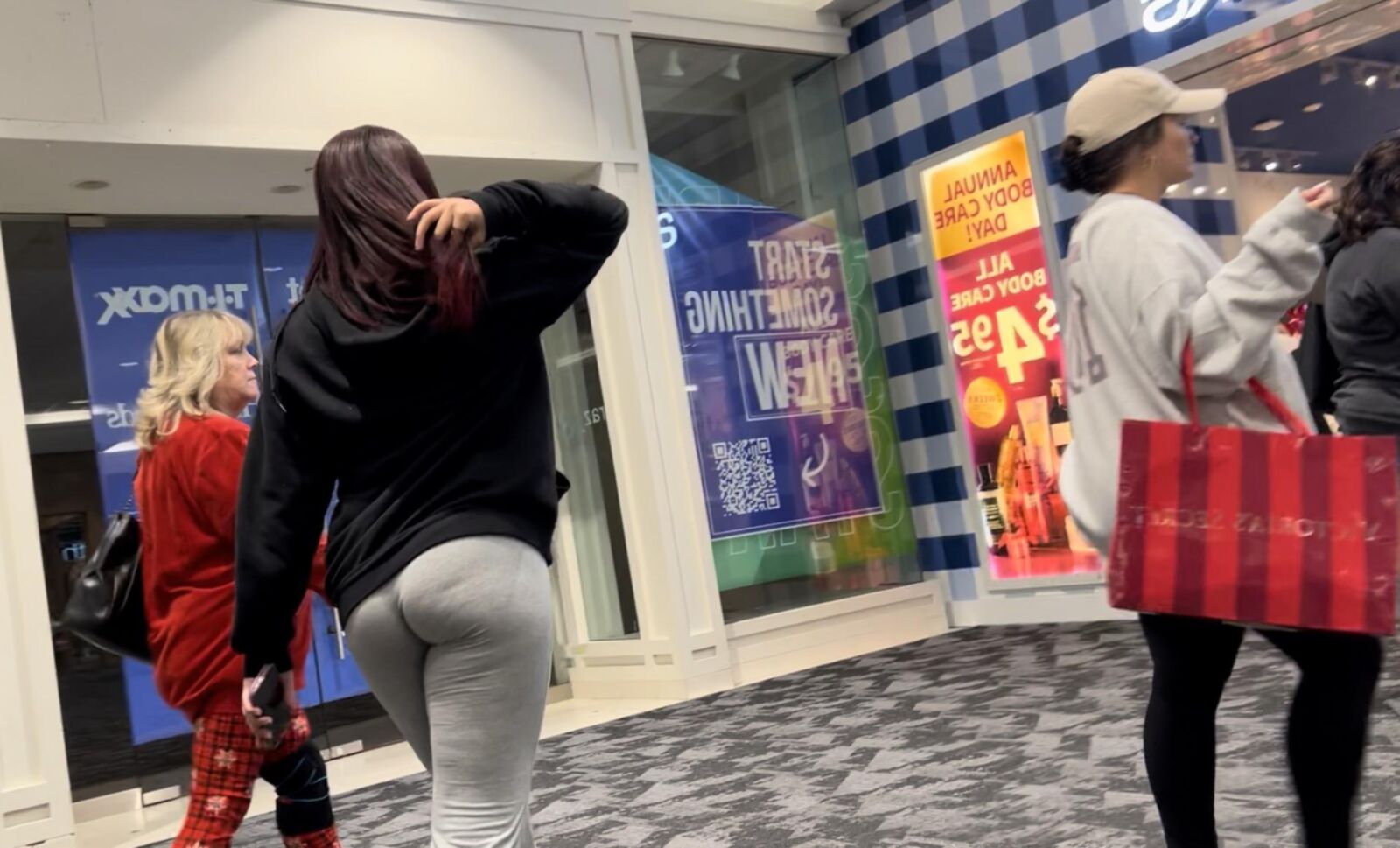 Random candid types of asses that I enjoy