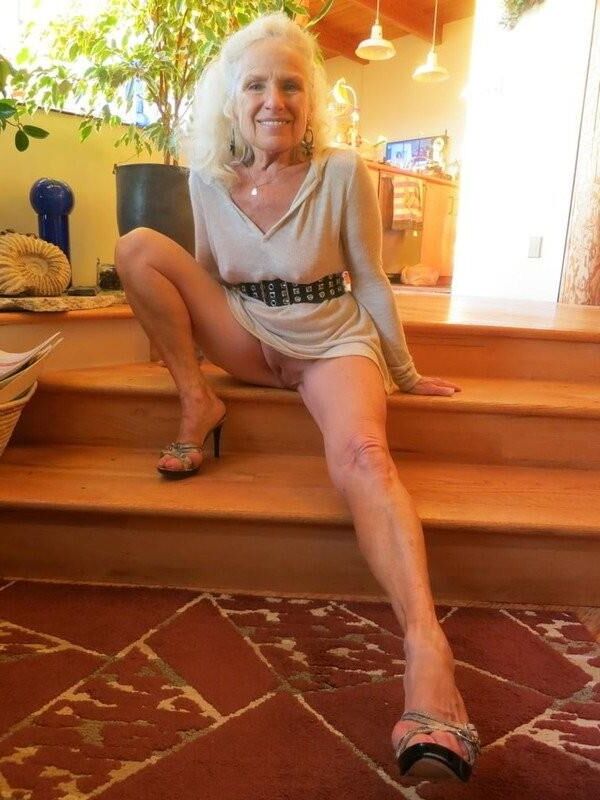 Blonde GILF