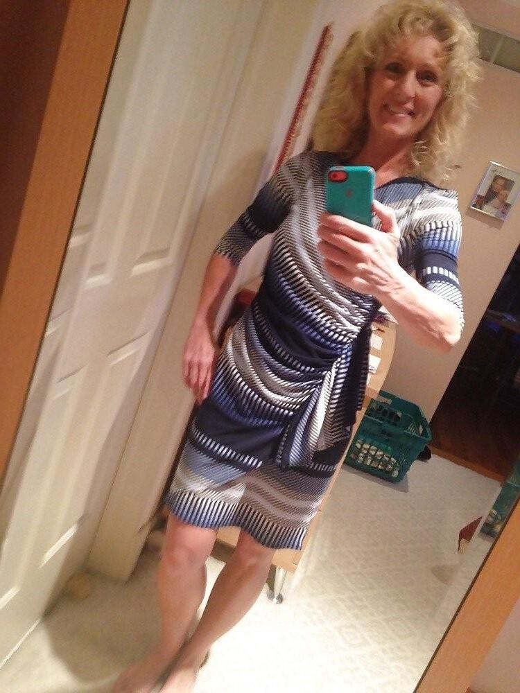 Blonde GILF