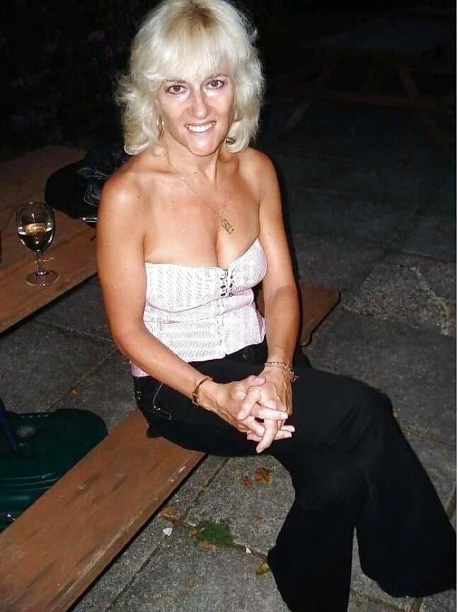 Blonde GILF