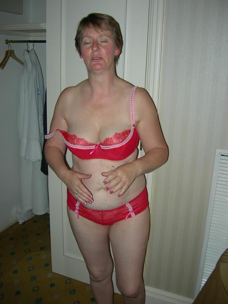 sexy thick pale milf wife