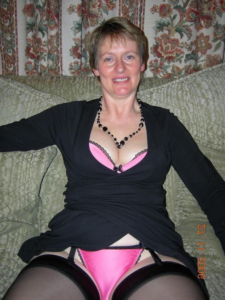 sexy thick pale milf wife