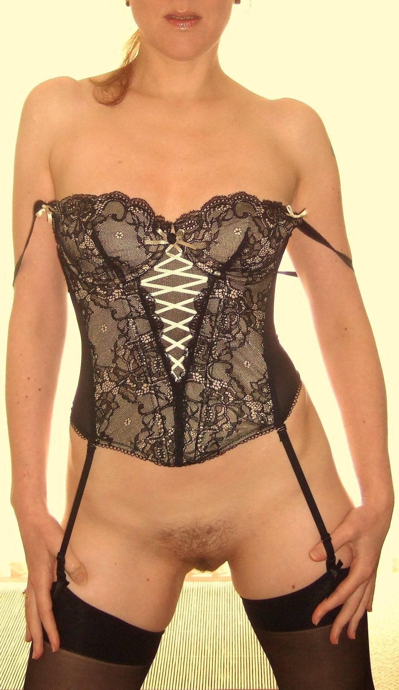  GUEPIERE CETTE LINGERIE QU ON ADORE LES VOIR PORTER 