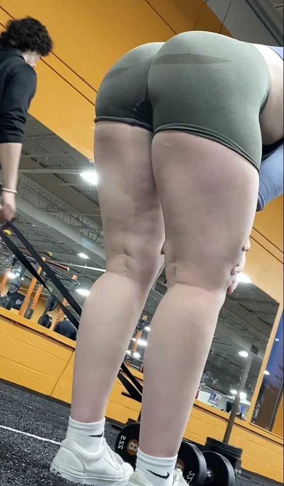 Fat Ass Sluts au gymnase