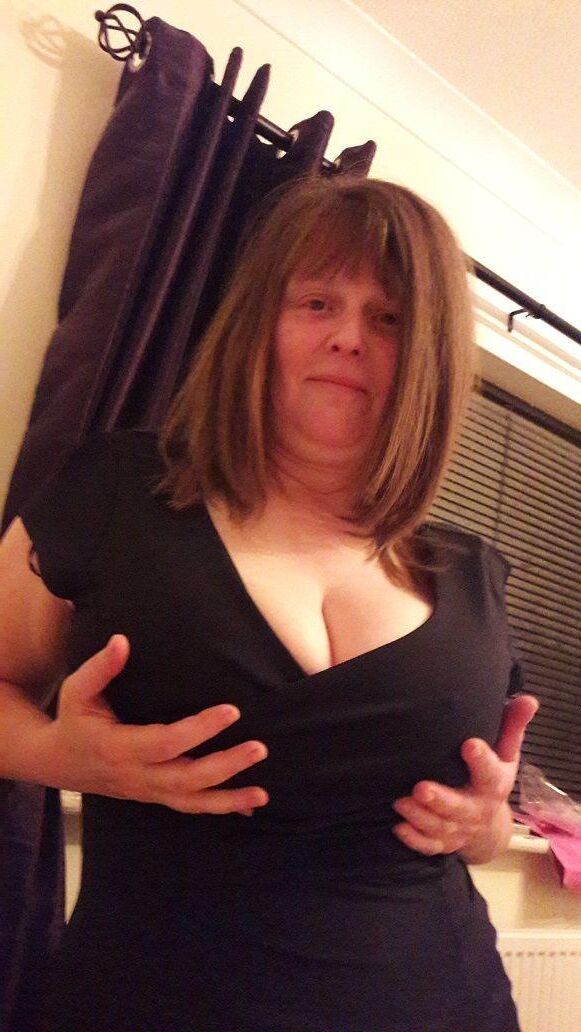 Horny Slut wife Lorraine from Kent Uk