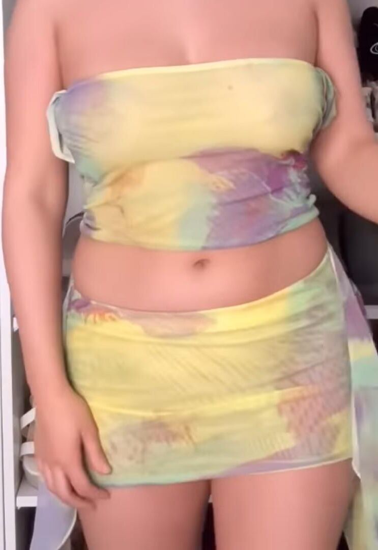 Brooke YouTuber downblouse