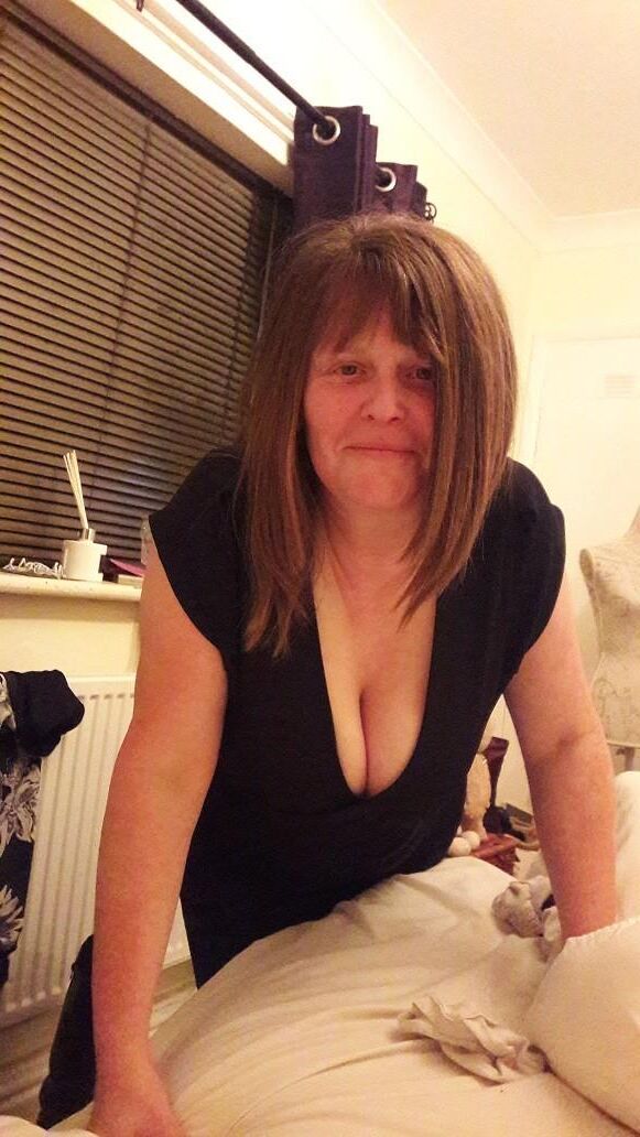 Horny Slut wife Lorraine from Kent Uk