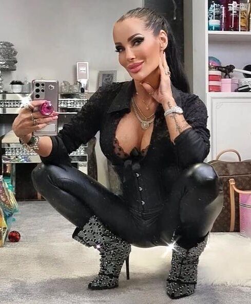 Photos de la estrella porno de Milf caliente Valentina Sierra