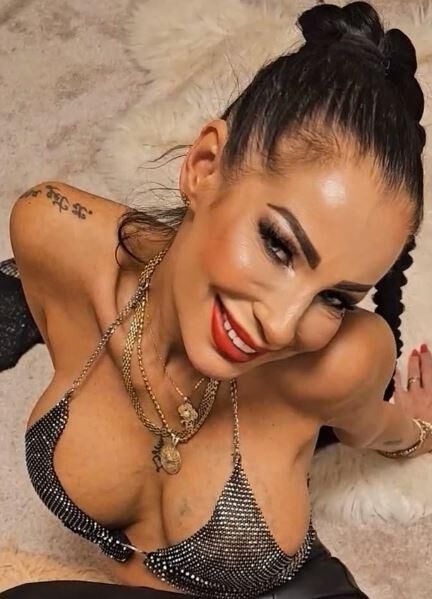 Fotos de pornstar de pornstar de Milf Valentina Sierra