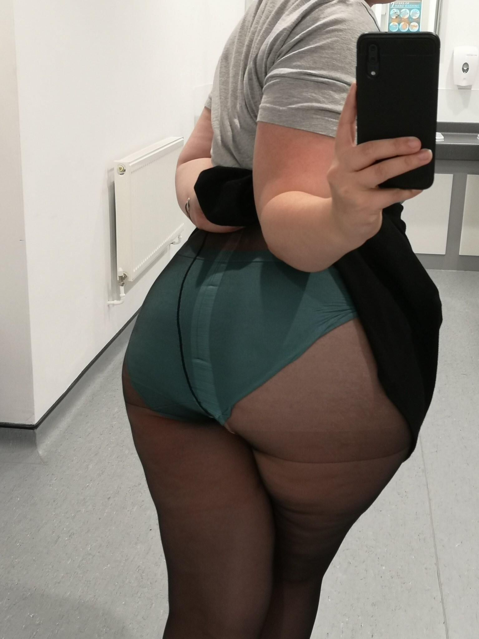 Beth Gorges riesige Arsch kleine Titten BBW UK Mädchen gemischt heiße Aufnahmen