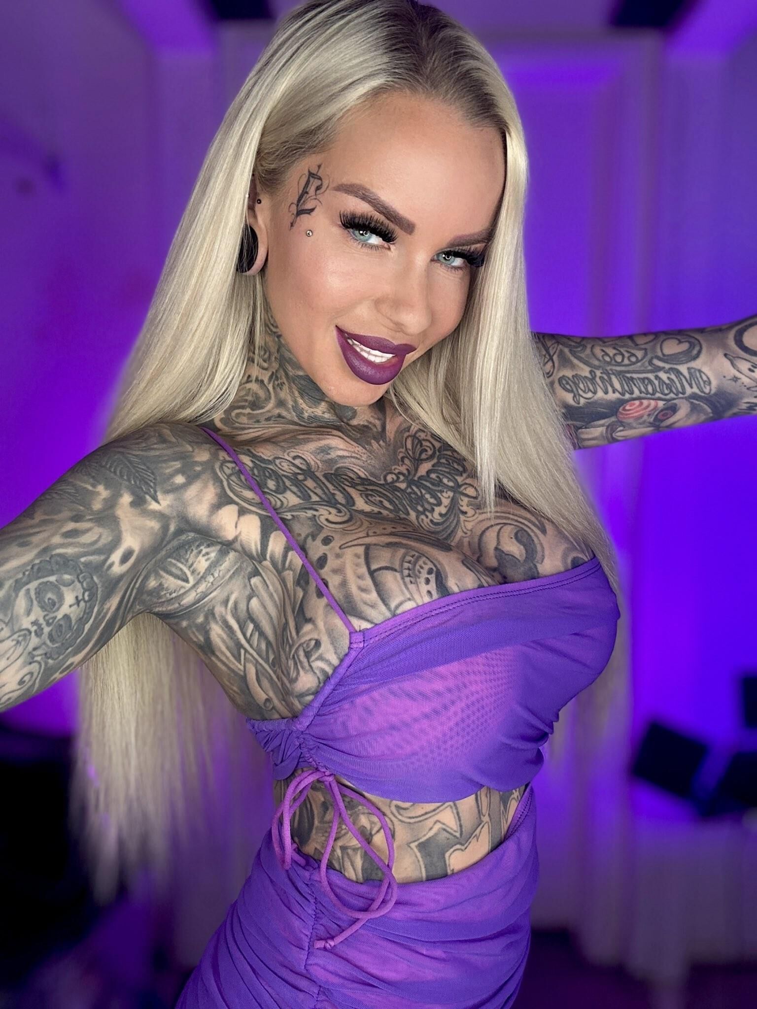 Gymgamergirl atemberaubende tattierte Barbie -Puppe