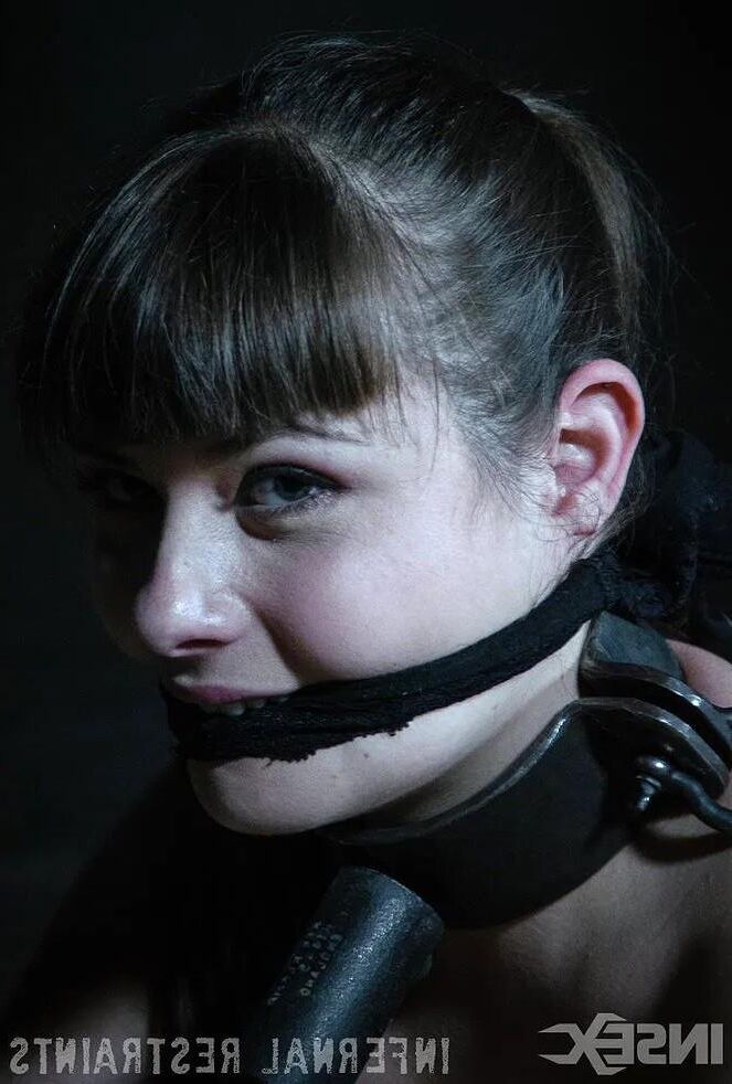 Luna Rivale Bondage -Modell