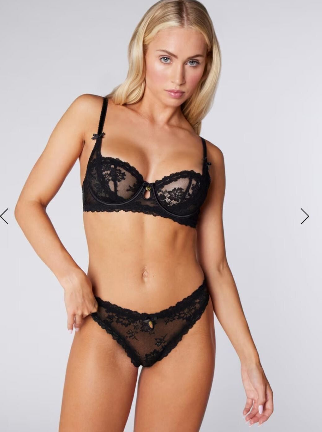 Mix de lingerie e biquíni