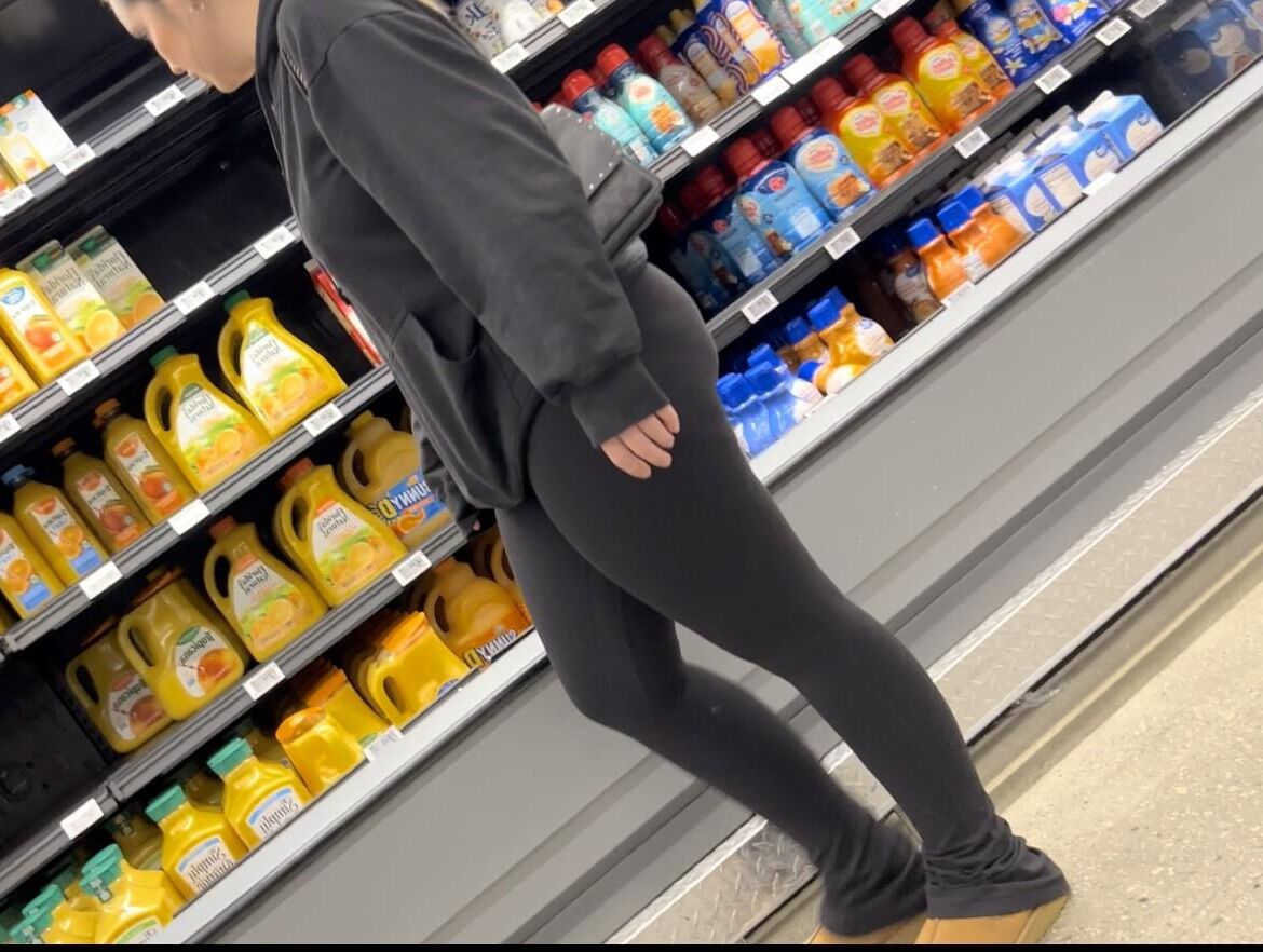 Candid Pawgs Leggings