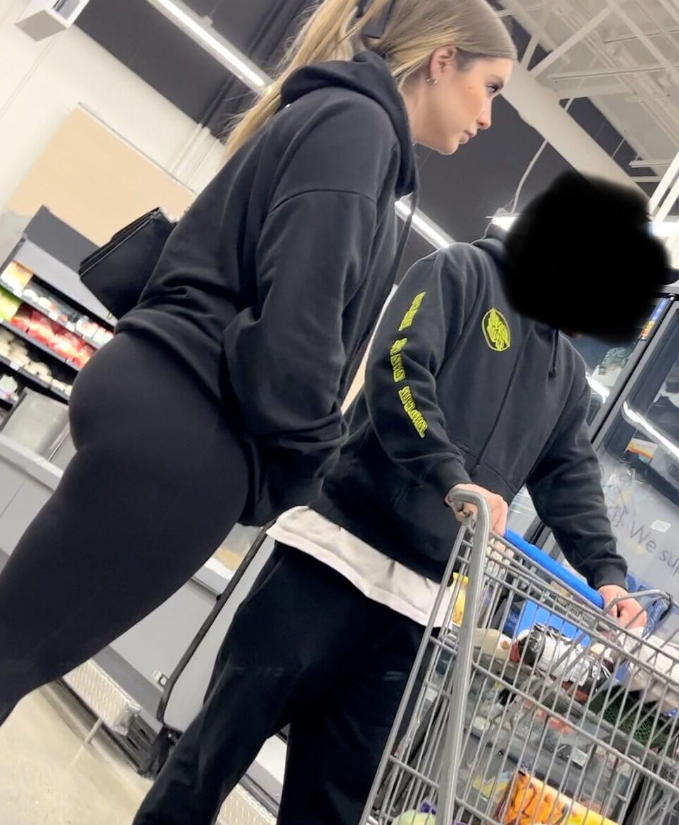 Candid Pawgs Leggings