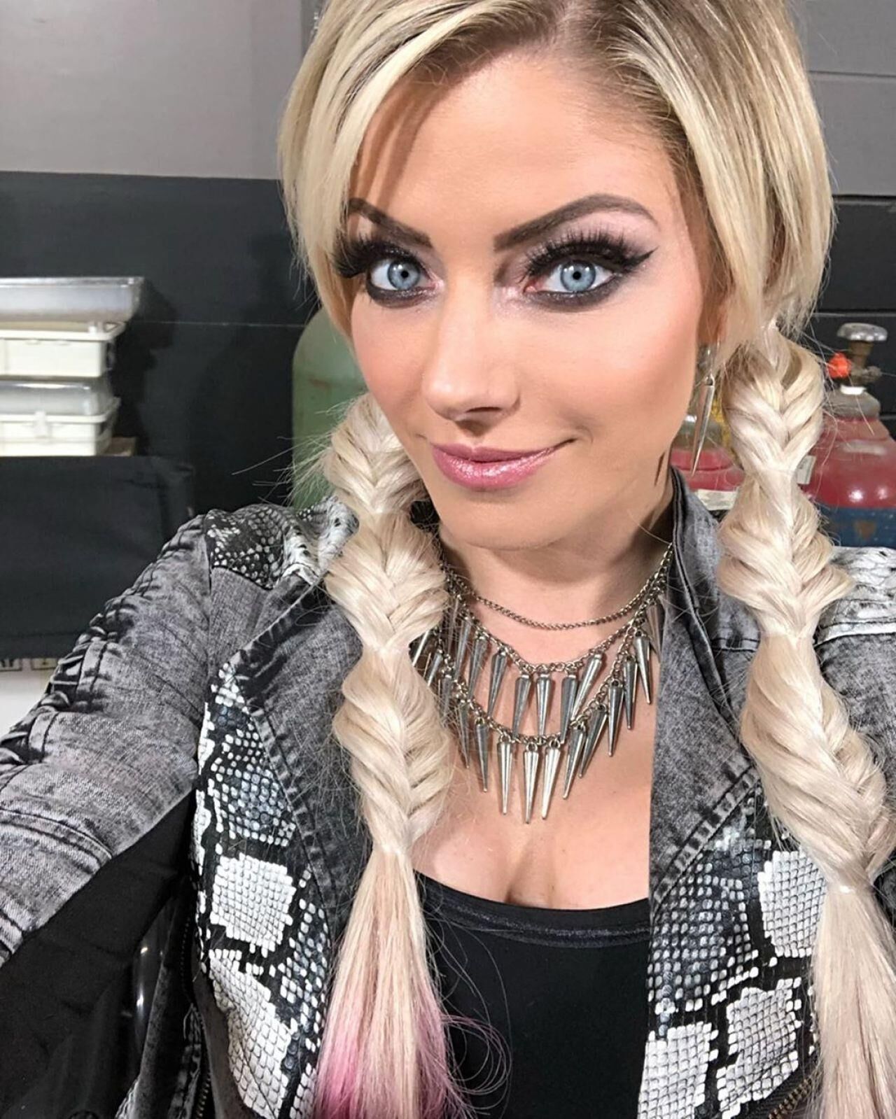 Alexa Bliss (WWE) ()