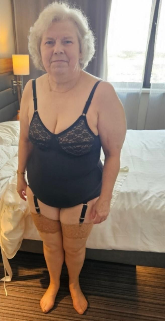 Lingerie mature est