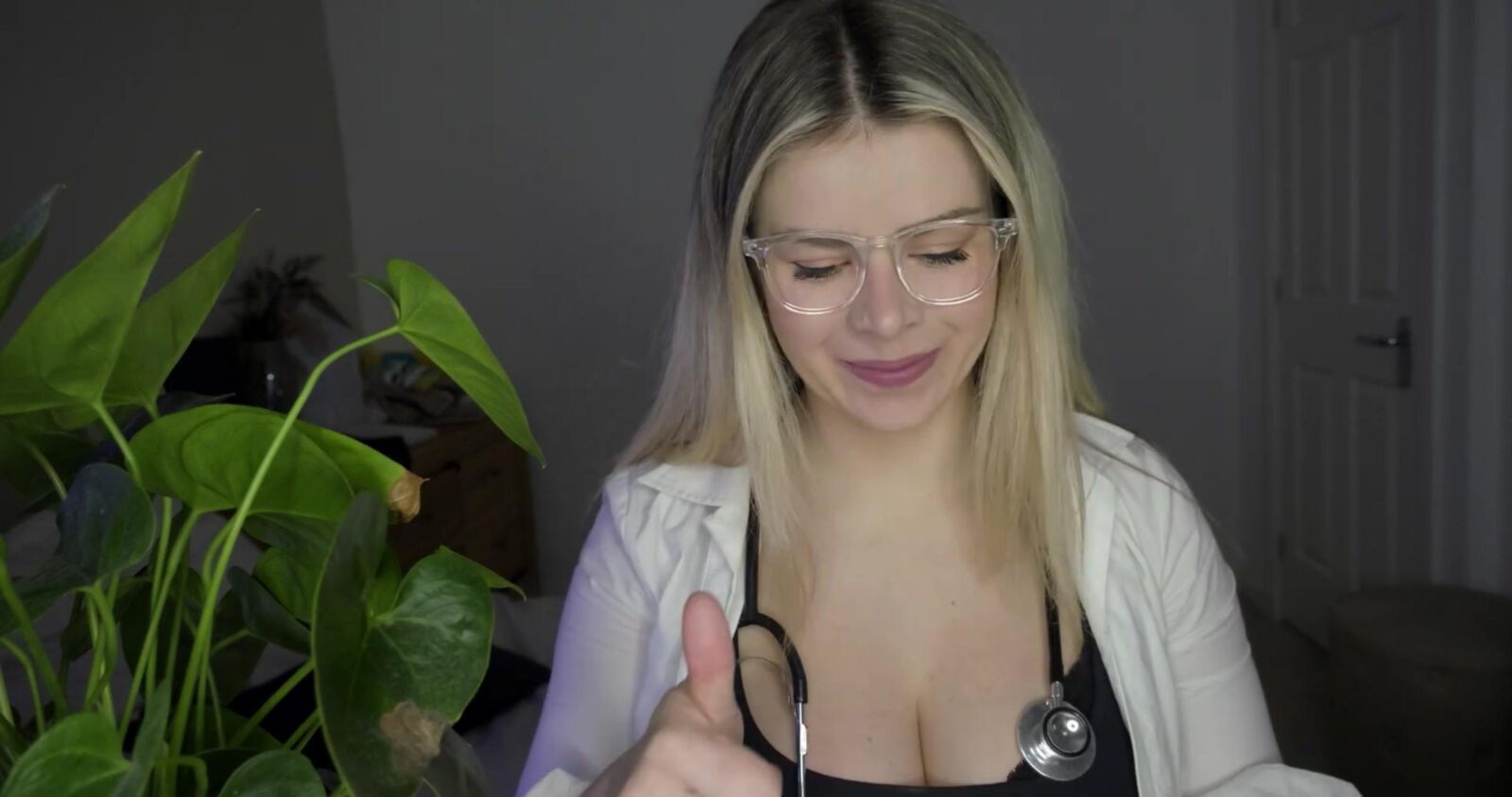 Schottische Murmeln ASMR Med Student Prüfung Lauren Woods