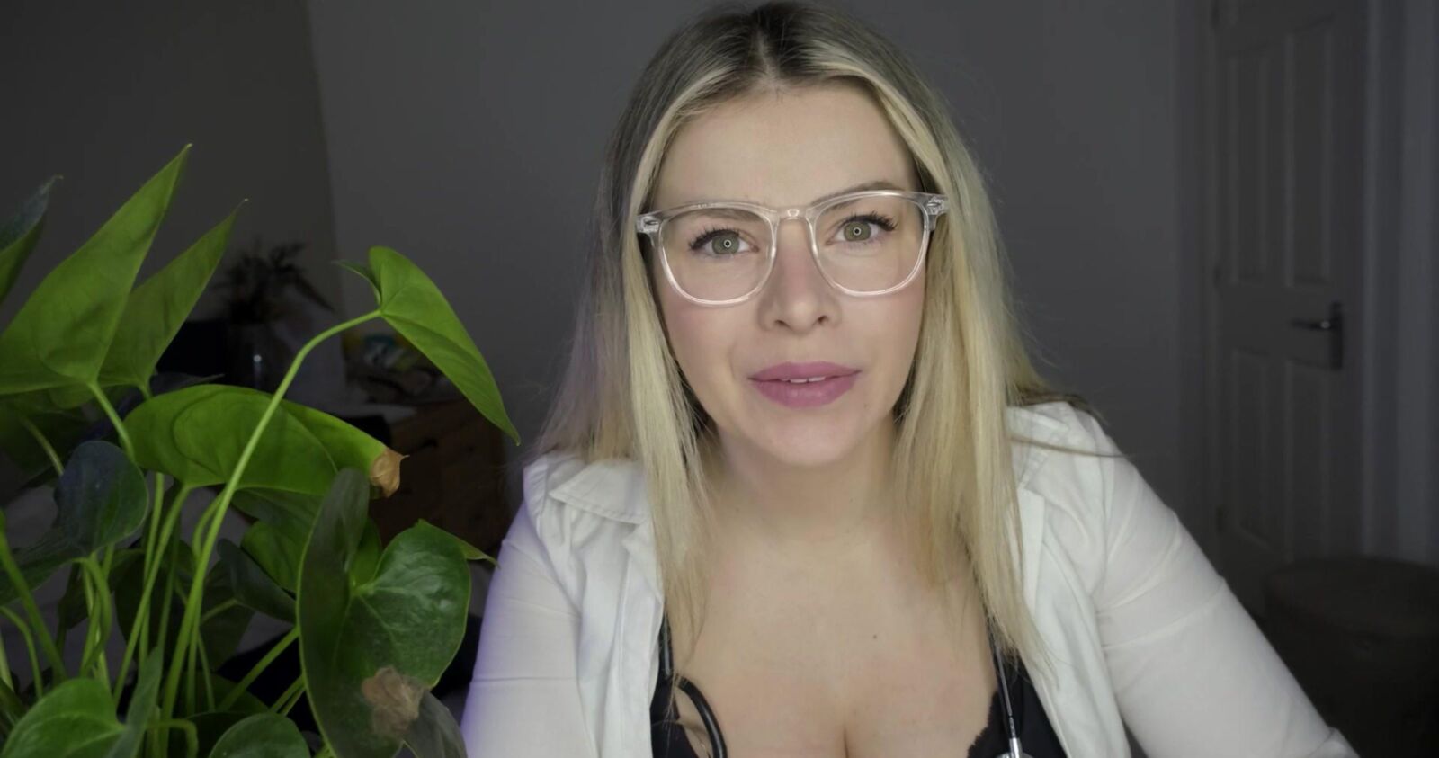 Schottische Murmeln ASMR Med Student Prüfung Lauren Woods