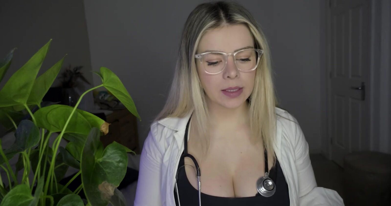 Schottische Murmeln ASMR Med Student Prüfung Lauren Woods