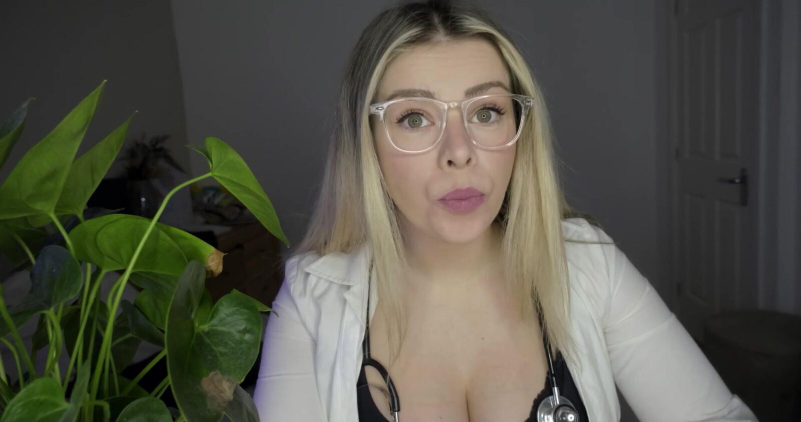 Schottische Murmeln ASMR Med Student Prüfung Lauren Woods