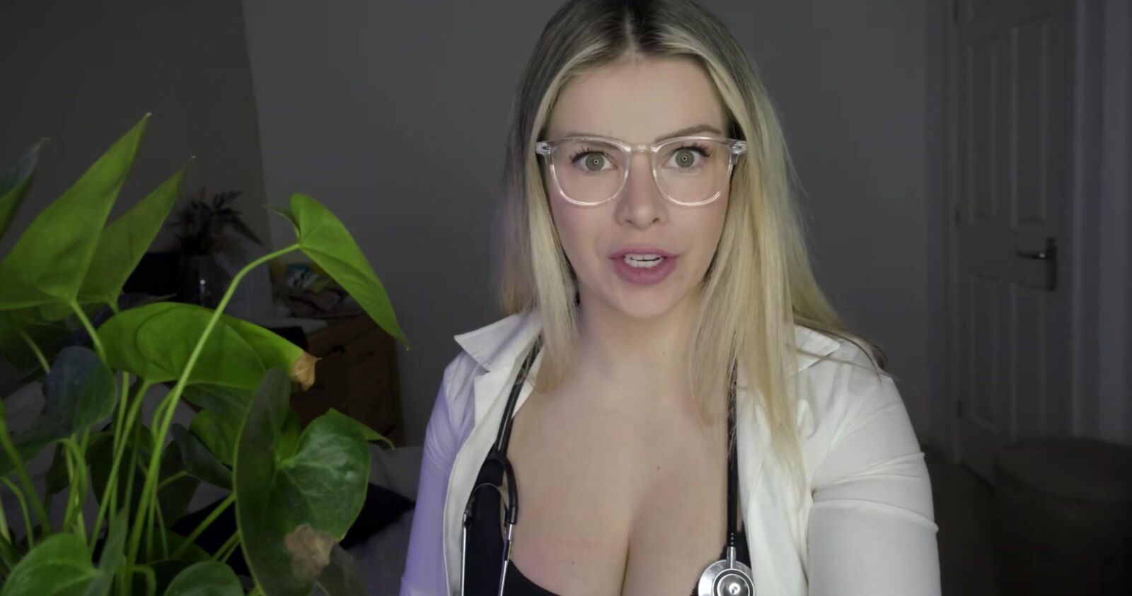 Schottische Murmeln ASMR Med Student Prüfung Lauren Woods