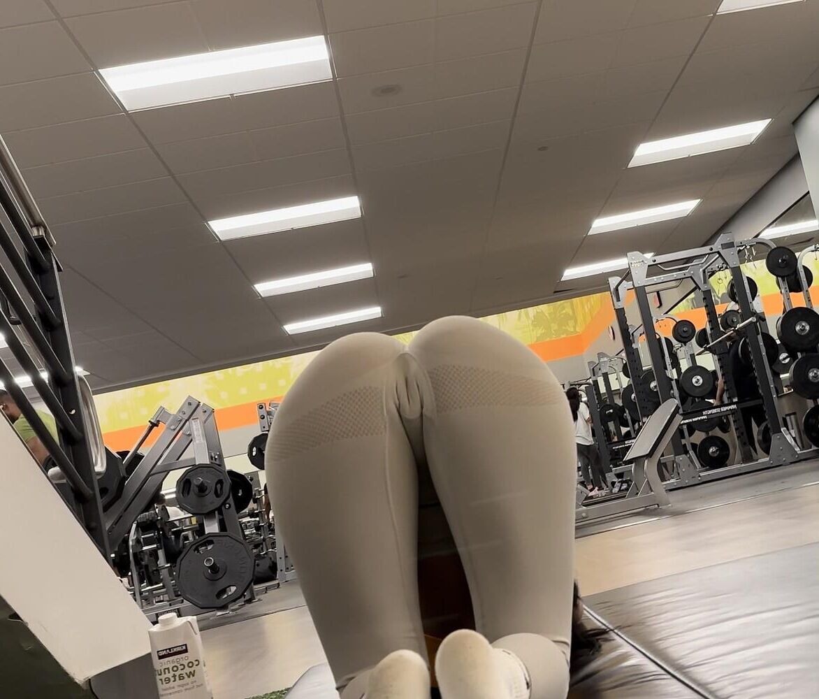 Gym Babe with perfect Cameltoe