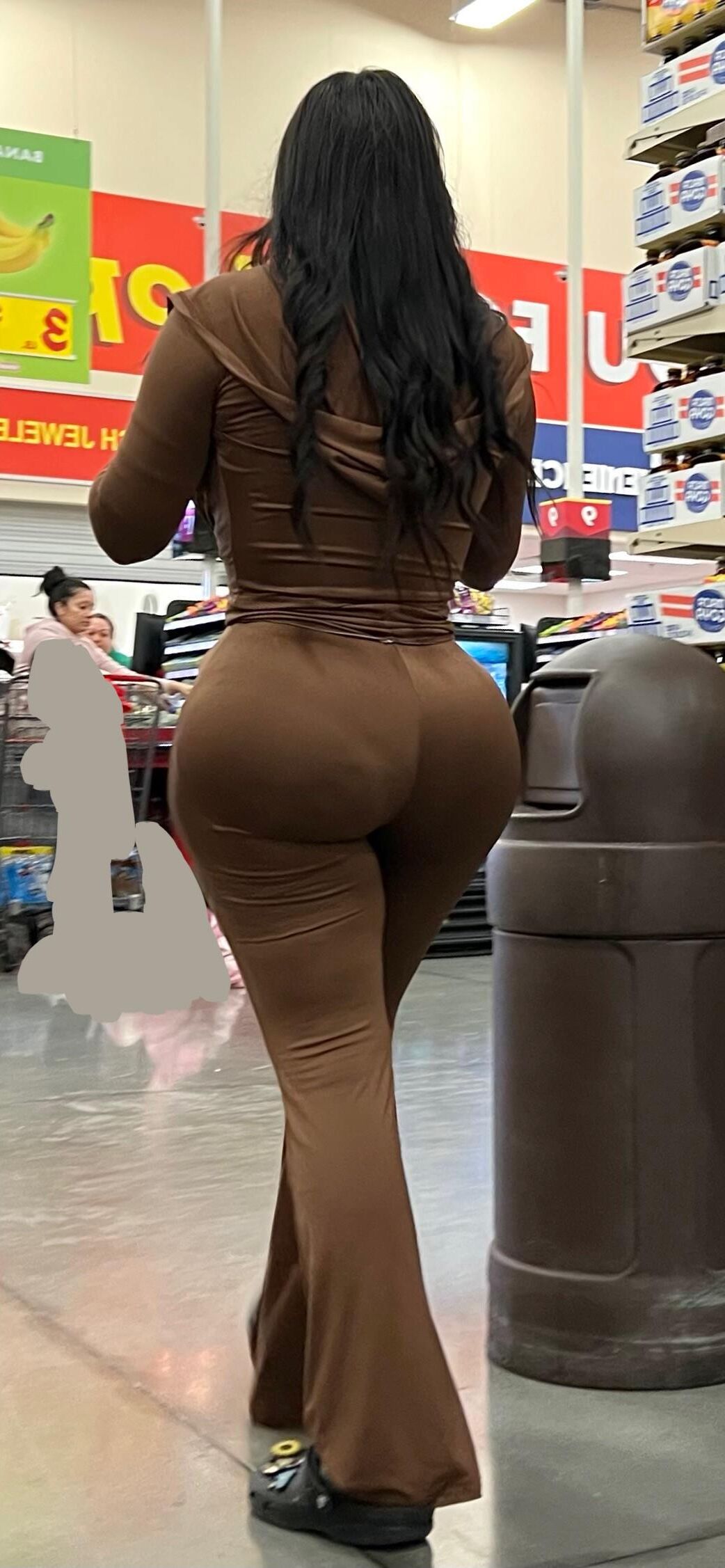 Booty brun candide