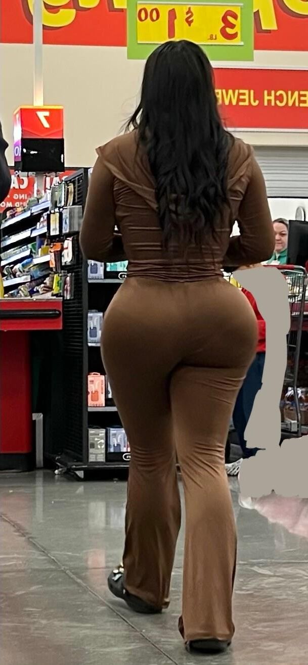 Booty brun candide