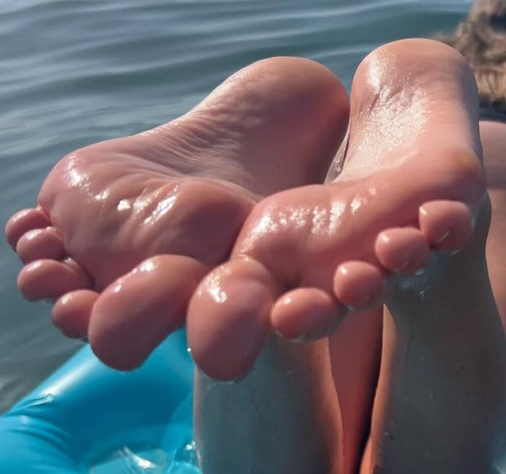 Feet Female Teen 