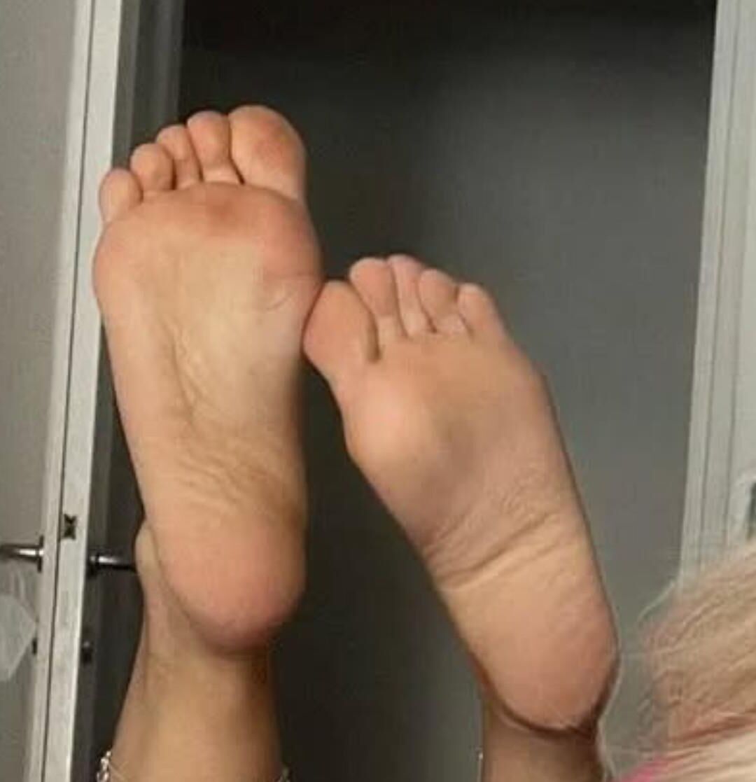 Feet Female Teen 