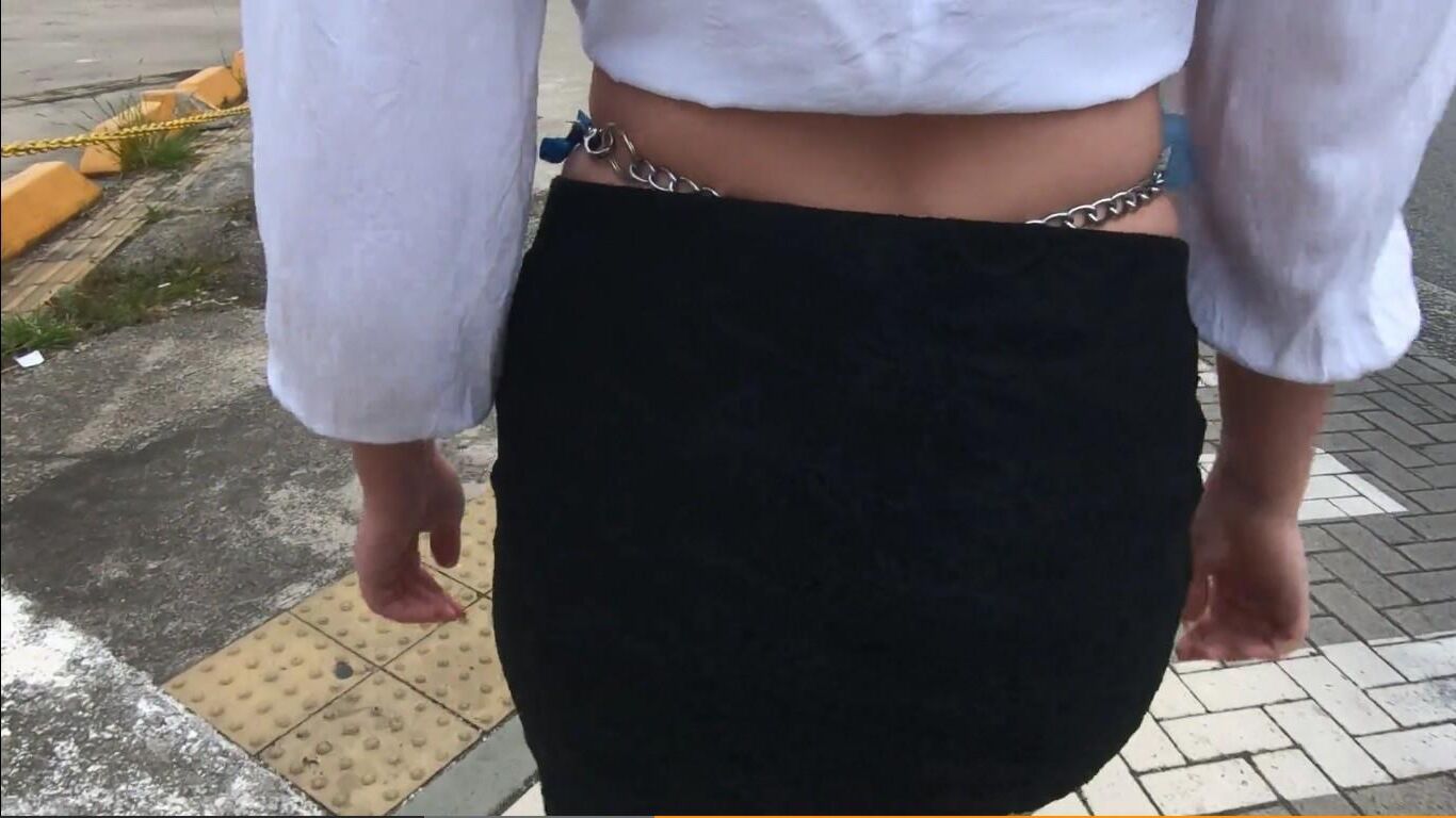 slave wears a chain pantie in public 