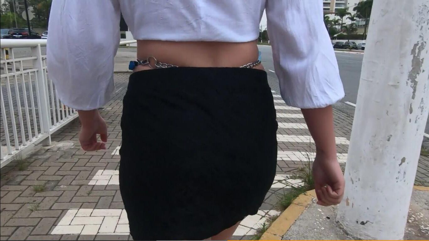 slave wears a chain pantie in public 