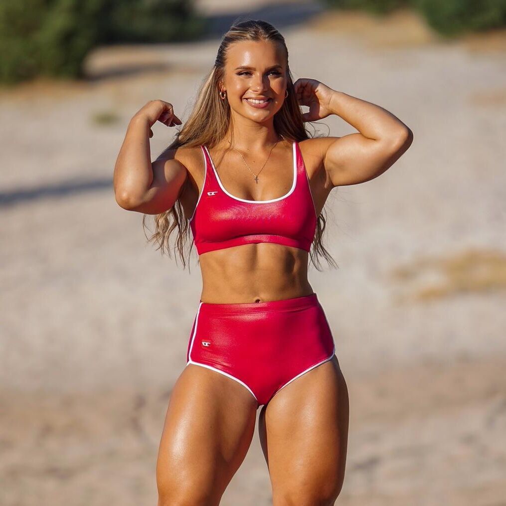 Muscle Girls Thicc, Powerful, Sexy Pawgs!