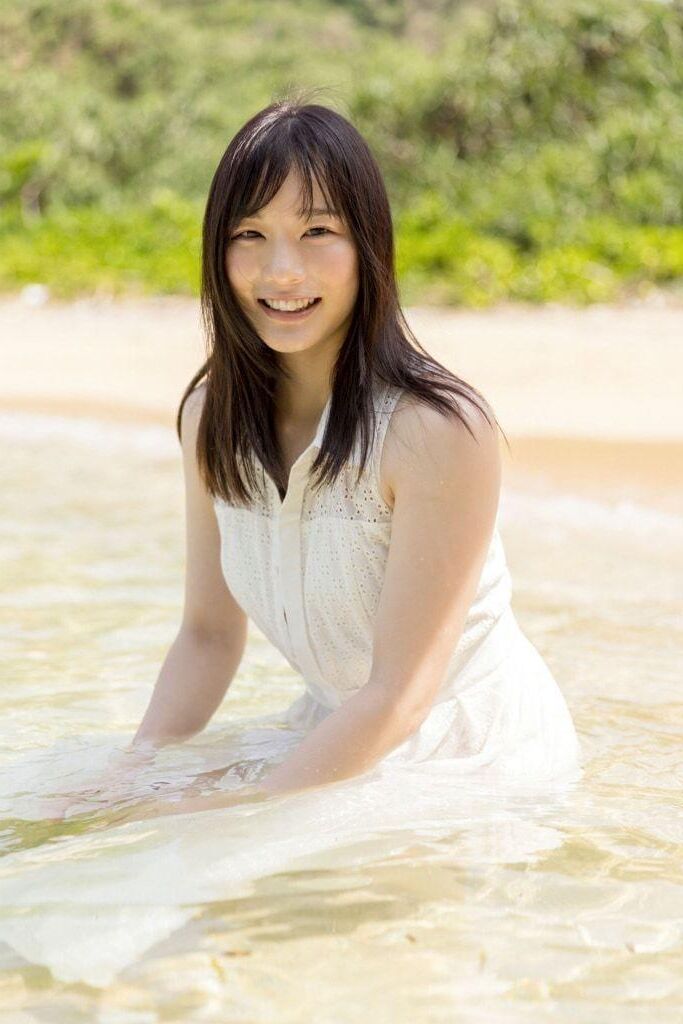 Airi Suzumura Photobook Okinawa Foto Nr. Shining