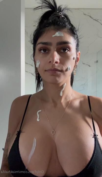 Mia Khalifa Album 