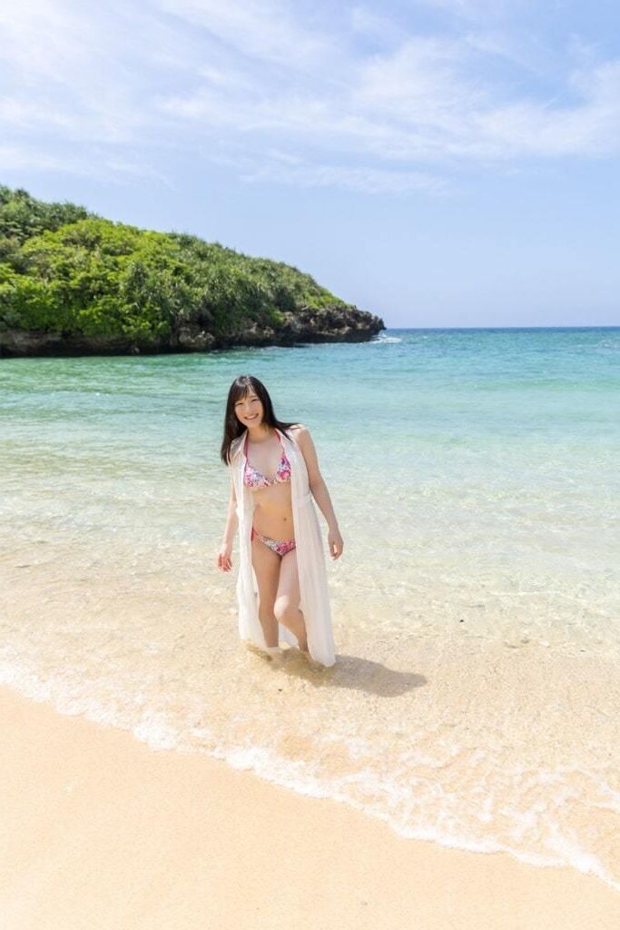 Airi Suzumura Photobook Okinawa Foto Nr. Shining