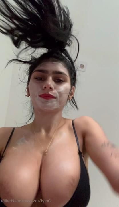 Mia Khalifa Album 