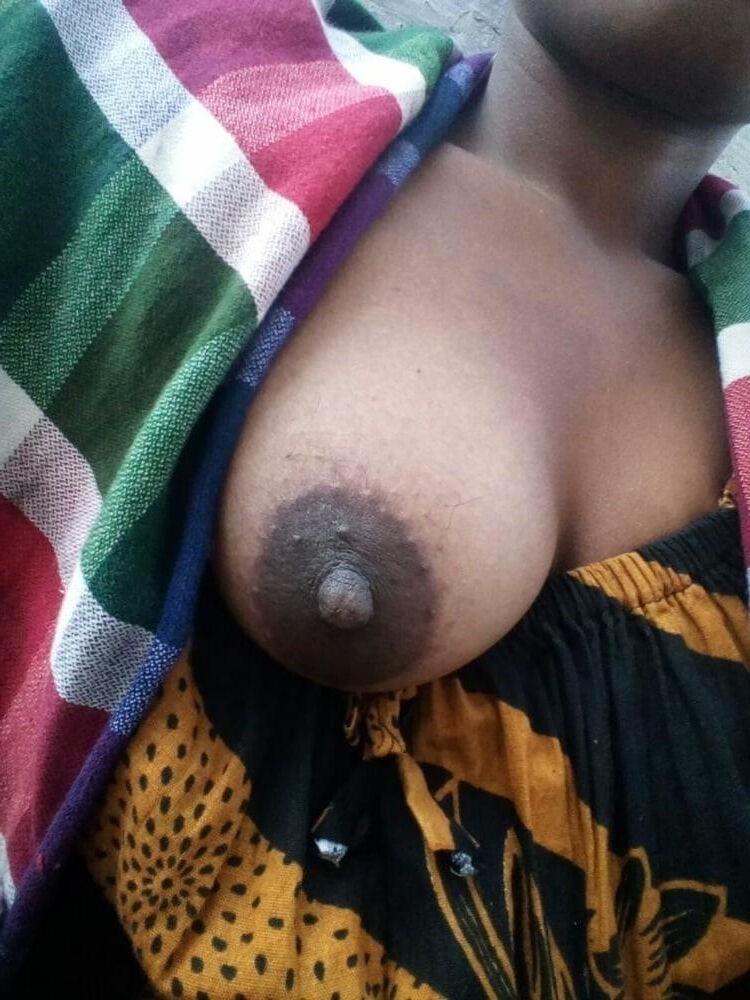 Desi Village Gal Revealing Her Tits