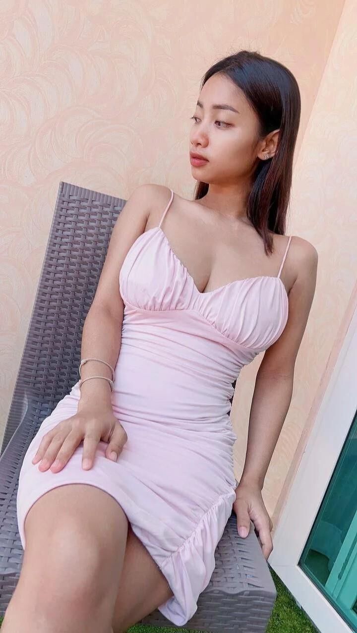 Beautiful Busty LAFM