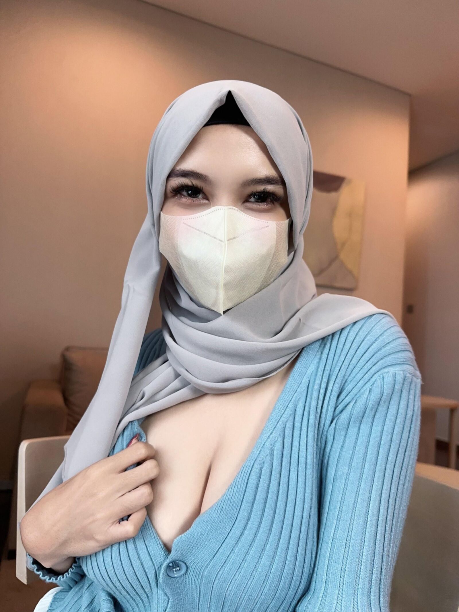 sofiya busty hijab wife