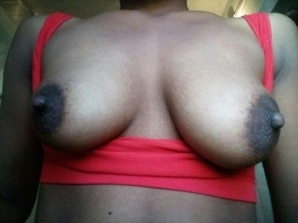 Desi Village Gal Revealing Her Tits