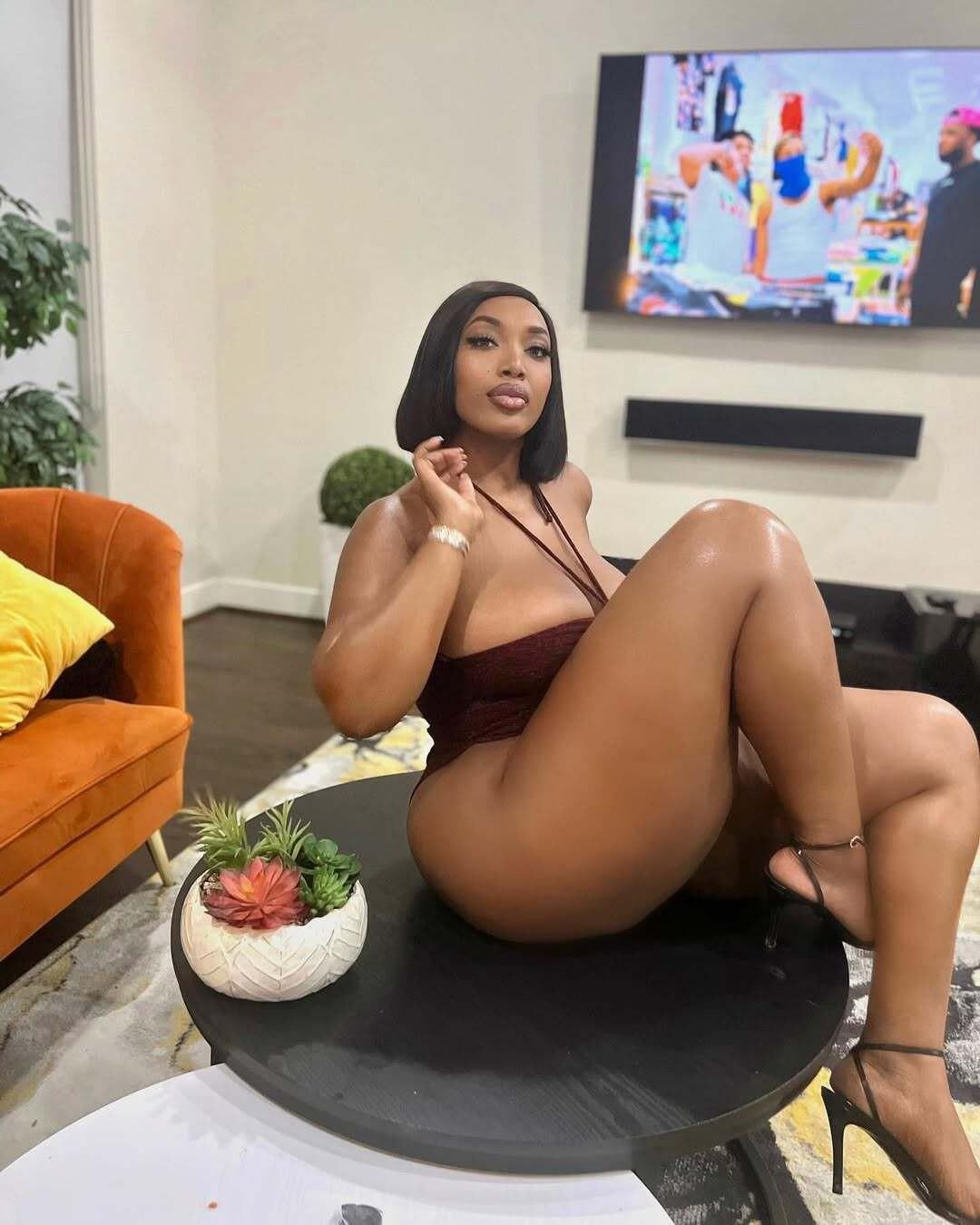 Big Ass Boobs Ebony para joder duro