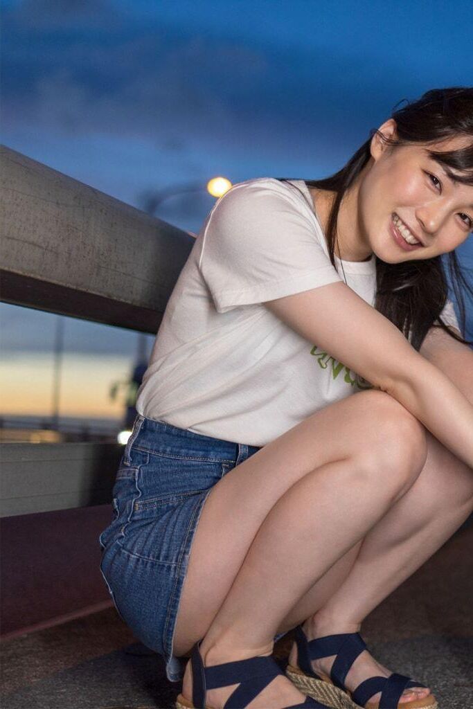 Airi Suzumura Photobook Okinawa Foto Nr. Rote Versuchung