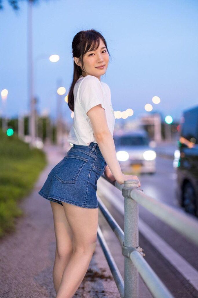 Airi Suzumura Photobook Okinawa Foto Nr. Rote Versuchung